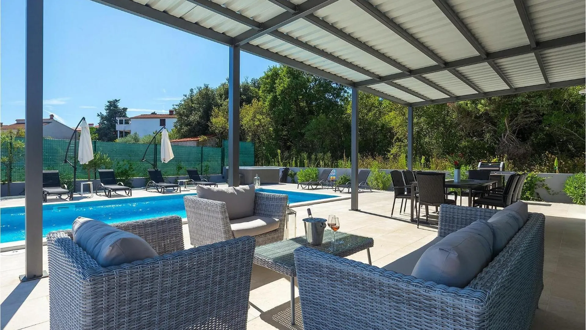 Villa Sunshine Tea Pula 0*,  Croatia