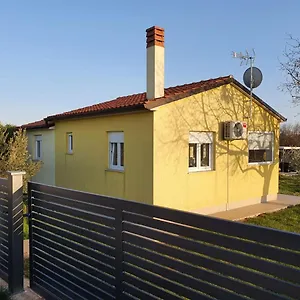  Ferienhaus House Romi